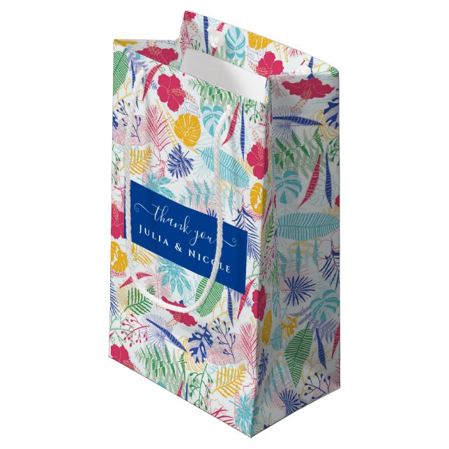Blauer Regenwald mit blauem Rosa bei Evergreen Wed Kleine Geschenktüte (Vorderseite Schrägansicht)