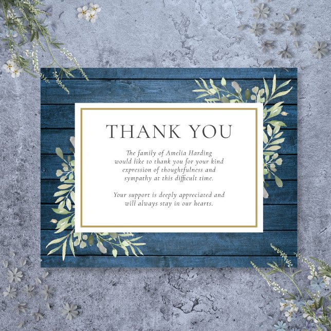 Blauer Rustikaler Grüner Beerdigung des Lebens Dankeskarte (Blue Rustic Greenery Funeral Celebration of Life Thank You Card)