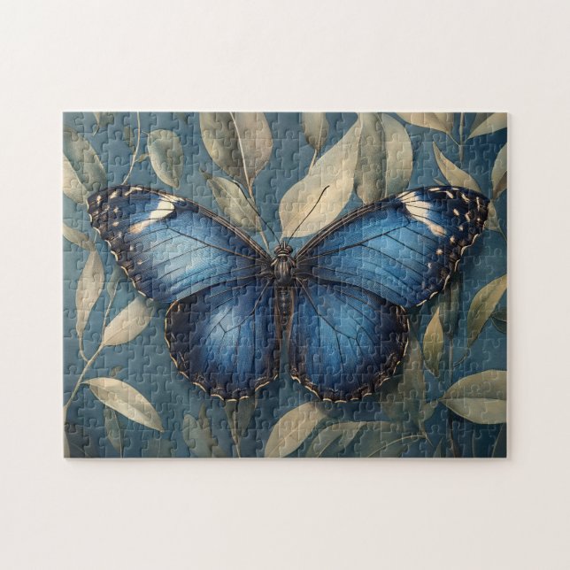 Blauer Schmetterling auf Foliage (Horizontal)