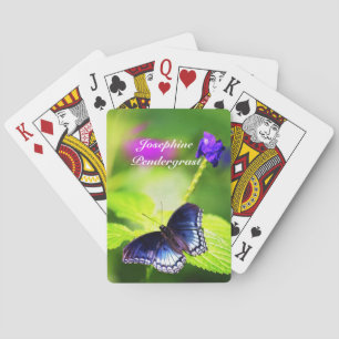 Blauer Schmetterling in floraler Umgebung Name per Spielkarten