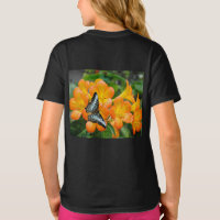Blauer Schmetterling mit tropischem Rhododendron-T