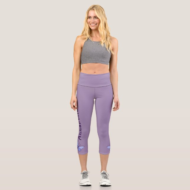 Blauer Schmetterling - Name - Solides Violet Capri Leggings (Vorderseite)