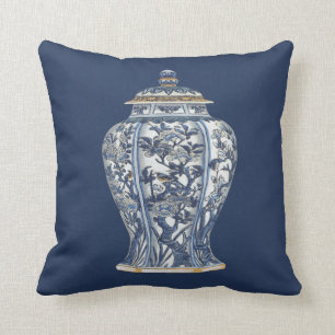 Blauer u. weißer Porzellan-Vase durch Kissen
