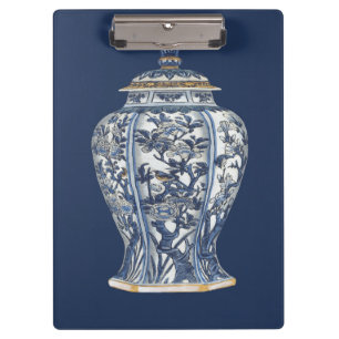 Blauer u. weißer Porzellan-Vase durch Klemmbrett