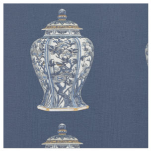 Blauer u. weißer Porzellan-Vase durch Stoff