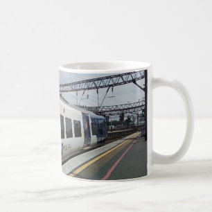 Blauer und weißer Zug Kaffeetasse