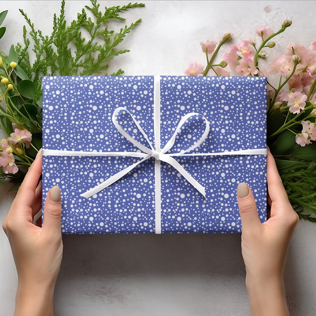 Blauer Violet Random Sized White Polka Punkte Geschenkpapier (Von Creator hochgeladen)