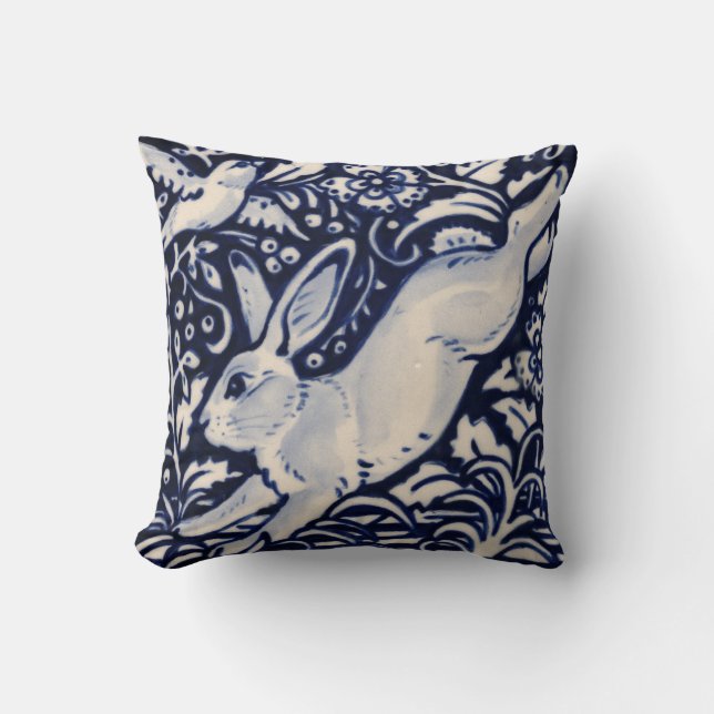 Blauer weißer Sprung Rabbit Hare Bunny Chinoiserie Kissen (Vorderseite)