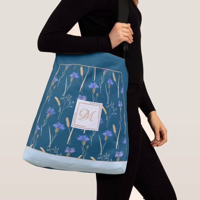 Blauer Wildblume, kundenspezifische Monogramm Tragetaschen Mit Langen Trägern (Von Nahem)