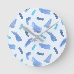 Blaues Aquarell beschmutzt mittlere runde Wanduhr