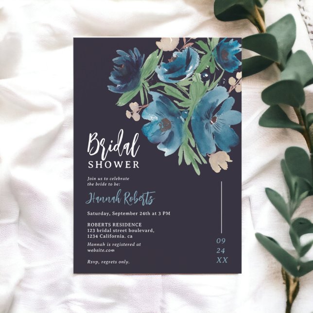 blaues böhmisches Brautparty Einladung (blue bohemian floral watercolor bridal shower invitation on dark navy blue)