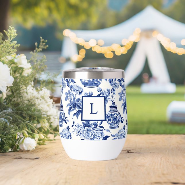 Blaues Chinoiserie-Monogramm  (Hochzeit (gedreht))