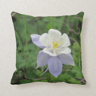 Blaues Columbine-Wurfs-Kissen Kissen
