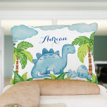 Blaues Dinosaurier personalisierter Säuglingskisse Dekokissen<br><div class="desc">Blue Dinosaurier personalisiertes Baby-Name-Kissen,  ein hübsches Geschenk für einen kleinen Jungen</div>