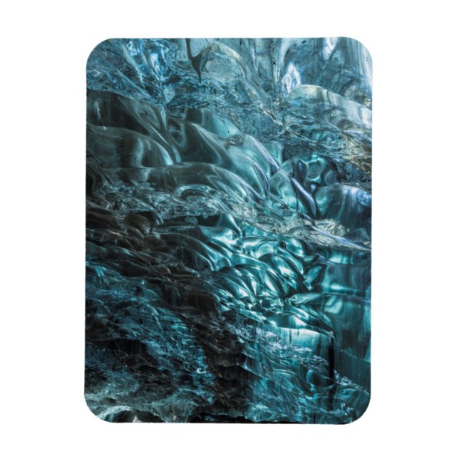 Blaues Eis einer Eishöhle, Island Magnet (Vertikal)