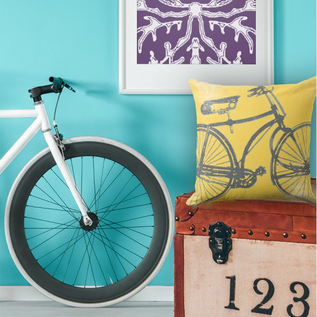 Blaues Fahrrad auf Gelbkissen Kissen (Von Creator hochgeladen)