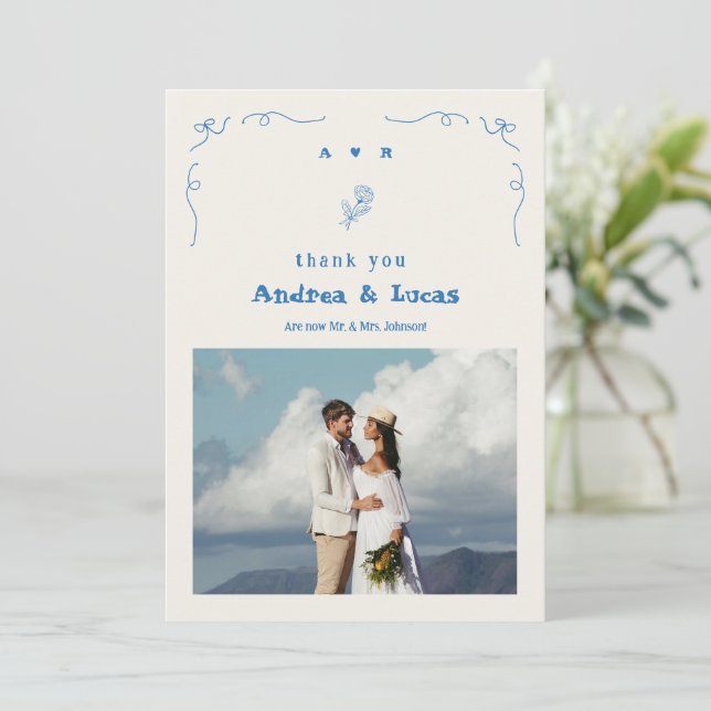 Blaues Foto-Hochzeit mit handgezeichnetem Bow Mono Dankeskarte (Stehend Vorderseite)