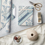 Blaues französisches vintage Blumenstreifen-Gesche Geschenkpapier<br><div class="desc">Blaues französisches elegantes Streifenmuster mit floralen Akzenten Geschenkpapier. Chic und süß. Perfekt für all Ihre Geschenkverpackungen.</div>