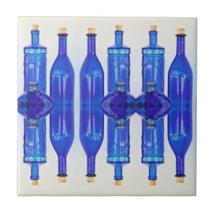 Blaues Glas Korkierte Flaschen Fliese