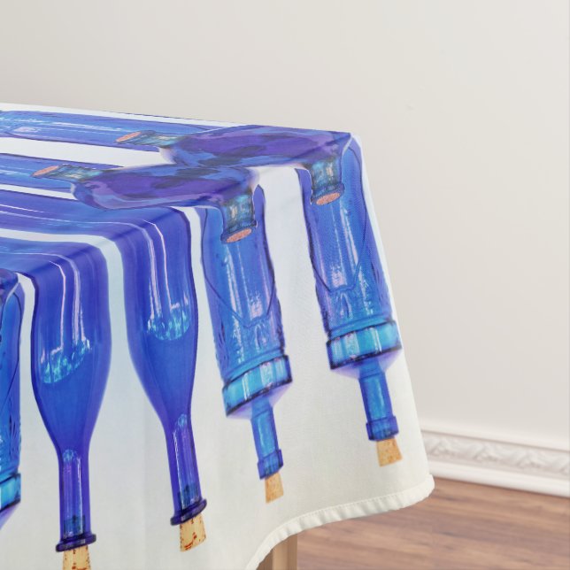 Blaues Glas Korkierte Flaschen Tischdecke (Beispiel)