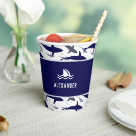 Blaues Hai Muster mit Name Boy Birthday Party Pappbecher