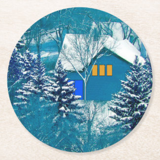 Blaues Haus im Winterwald Runder Pappuntersetzer