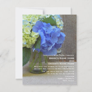 Blaues Hydrangeas in einer Mason Jar Hochzeit Einladung