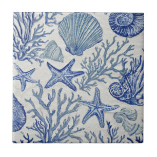 Blaues Küsten-Toile-Muster mit Korallen und Musche Fliese