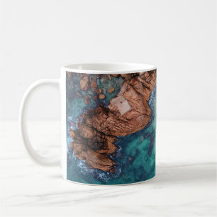 Blaues Meer und Felsen Kaffeetasse
