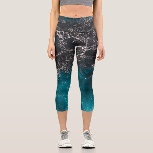 Blaues Meerwasser aus schwarzem Marmor Capri Leggings