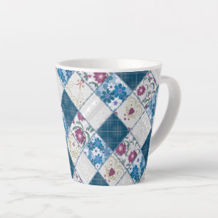 Blaues modisches rustikales Muster aus Stoffresten Milchtasse