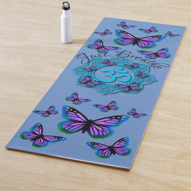Blaues Ohr-Mandala-Design mit lila Schmetterlingen Yogamatte (Beispiel)
