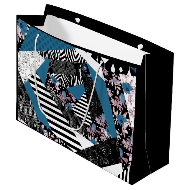 Blaues Patchwork, beliebt, Patchwork, Folk, rustik Große Geschenktüte (Vorderseite Schrägansicht)