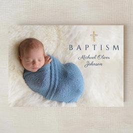 Blaues religiöses Foto für Taufe zwischen den Jung Einladung