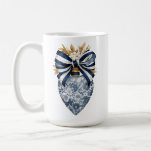 Blaues Toile-Blumenherz mit Navy-Streifen-Schleife Kaffeetasse