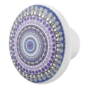 Blaues und violettes mandalaartiges geometrisches keramikknauf