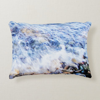Blaues Wasser schweben Dekokissen