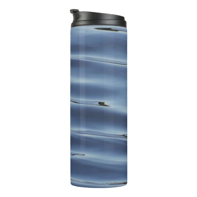 Blaues Wasser Thermosbecher (Nach rechts gedreht)