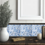Blauflora-Hütte Fliese<br><div class="desc">Mit einem romantischen, doppelblauen Blumenmuster erinnern diese maximalistischen Fliesen an französische Hütten und gemütliche Räumlichkeiten. Eine einzigartige Ergänzung zu Küche oder Bad Backspritze.</div>