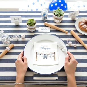Blaugestreifte Babykleidung Wäscheleine Serviette