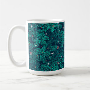 Blaugrüne Kiefernzweige mit weißen Schneeflocken Kaffeetasse