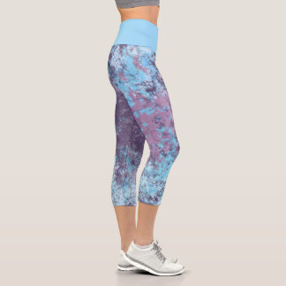 Blaupink und Lila abstrakt Capri Leggings