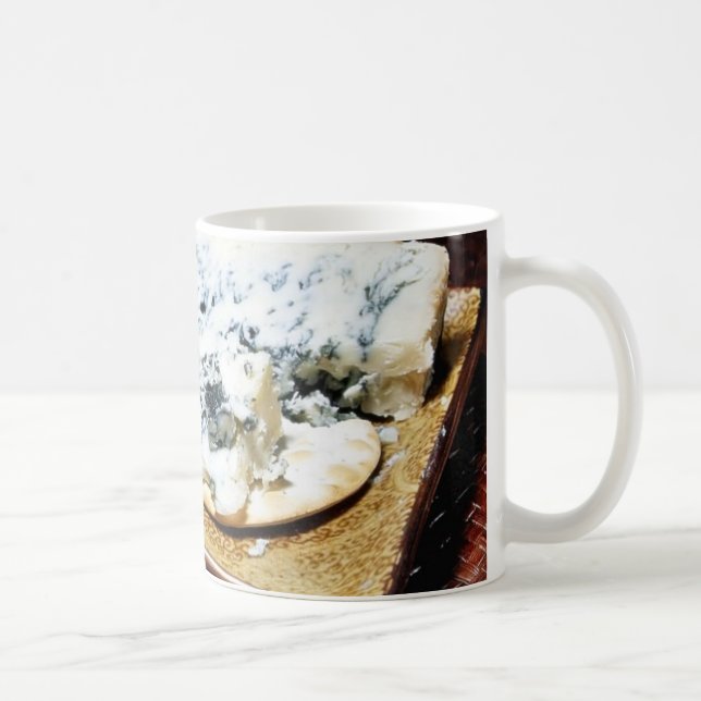 Blauschimmelkäse Cabrales mit der Blatt-Verpackung Kaffeetasse (Rechts)