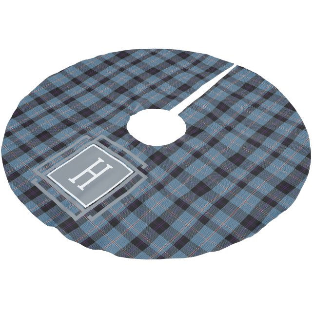 Blauschwarzer Tartan-Monogramm  Polyester Weihnachtsbaumdecke (Schrägansicht)
