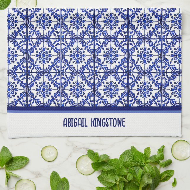 Blauweißes Blumenmuster Mittelmeerraum inspiriert Geschirrtuch (Gefaltet)