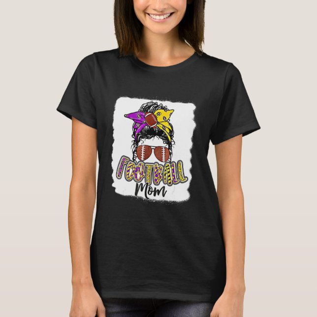 Bleached Football Mama Life Leopard Messy Bun Play T-Shirt (Vorderseite)