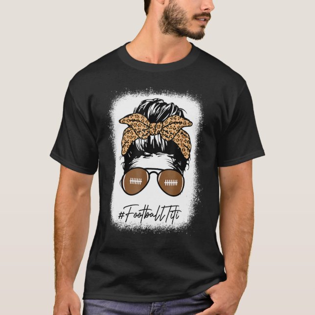 Bleached Football Titi Life mit Leopard Messy Bun T-Shirt (Vorderseite)