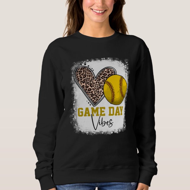 Bleached Softball Game Day Vibes Softball Mom Moth Sweatshirt (Vorderseite)