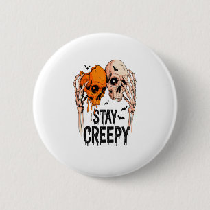 Bleib gruselig PNG, Retro-Totenkopf Halloween Button