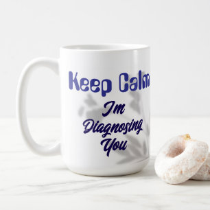 Bleib ruhig, ich diagnostiziere dich Lila Kaffeetasse